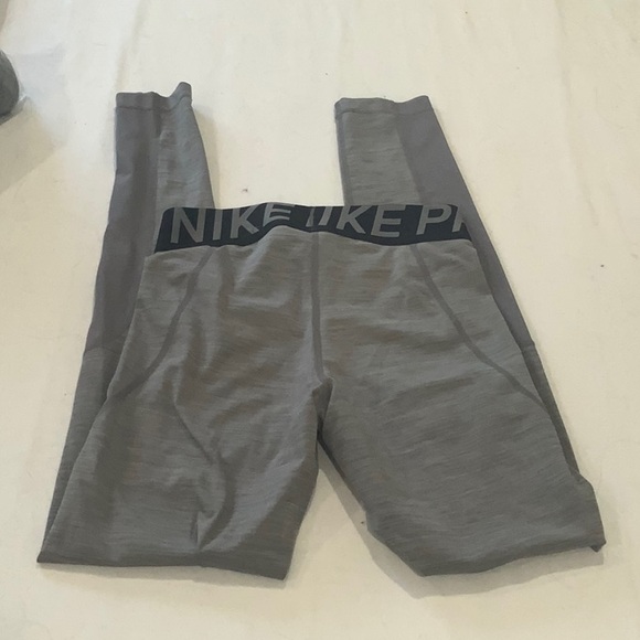 Nike pro grey leggings - Size small - Picture 3 of 5